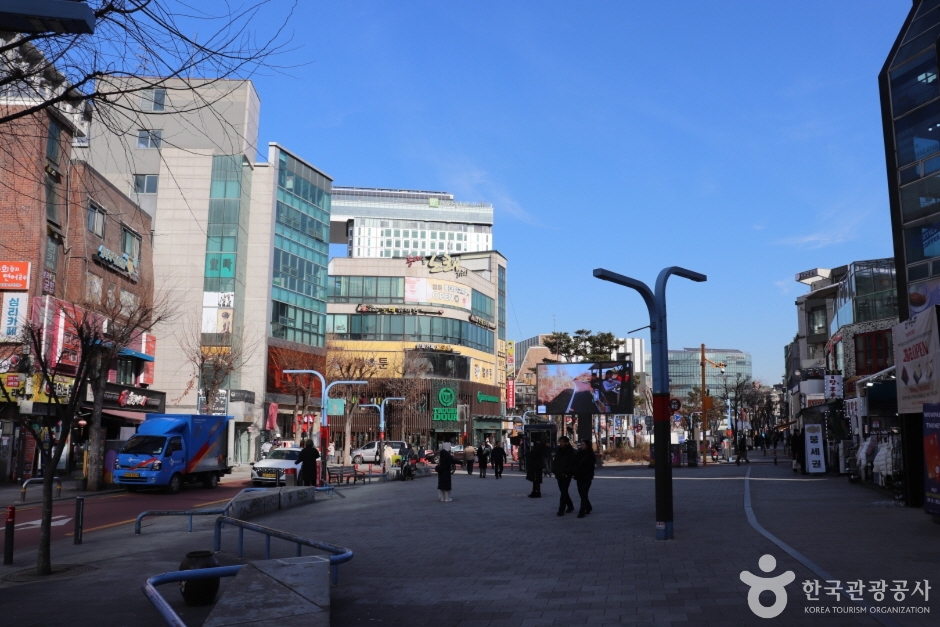 홍대 걷고싶은거리와 상점가
